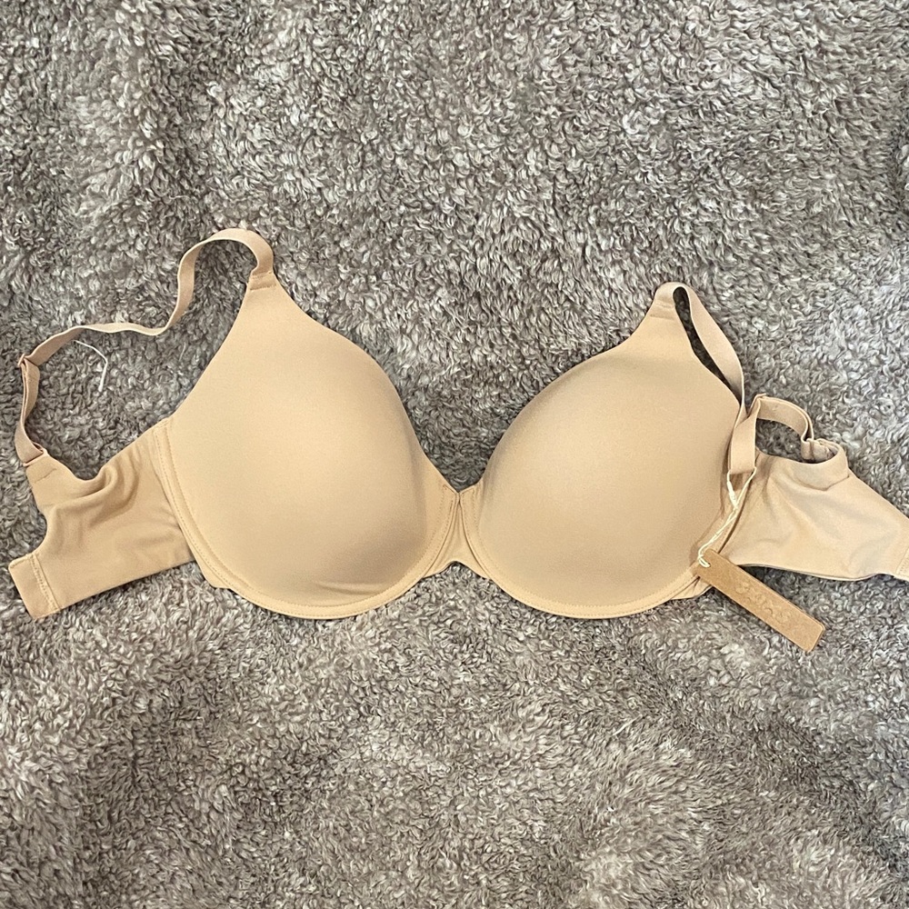 SKIMS Nude Bra NWT